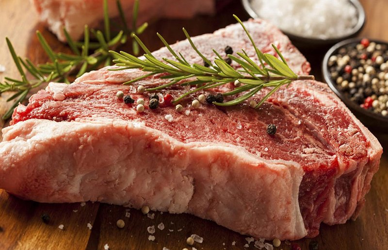 La carne dal disosso alla scelta dei tagli, tra cotture, marinature e ricette